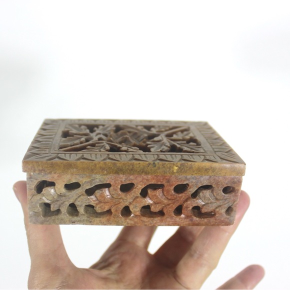 Vintage Carved stone box - Picture 9 of 9